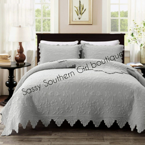 🆕⭐Grey quilted coverlet set